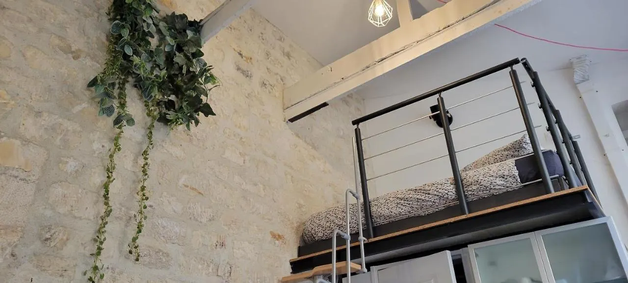 Studio Marais Menilmontant Paris Apartment